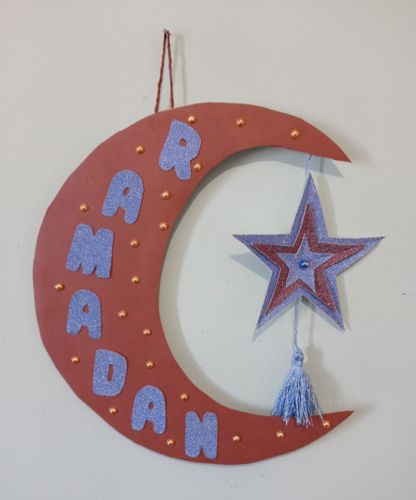 Luna de Ramadan decorada  con una estrella 